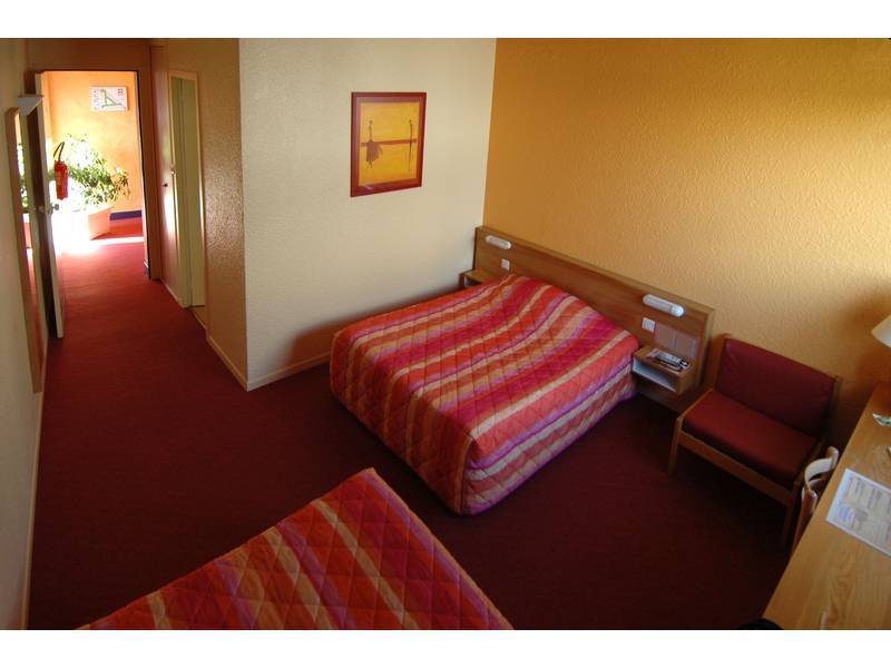 Logis Hotel Atrium Epinal Golbey Chavelot Экстерьер фото