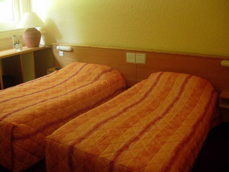 Logis Hotel Atrium Epinal Golbey Chavelot Экстерьер фото
