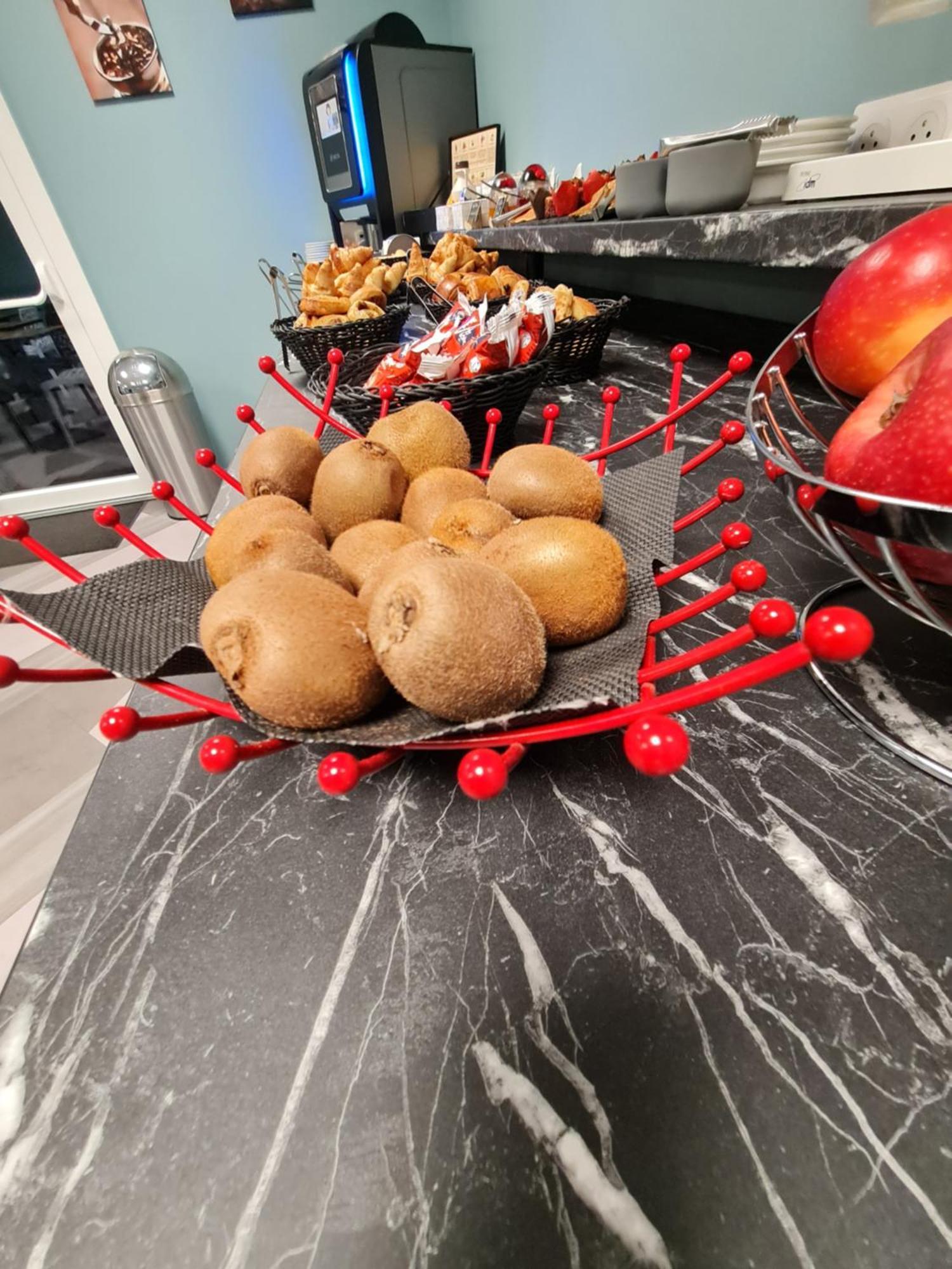 Logis Hotel Atrium Epinal Golbey Chavelot Экстерьер фото