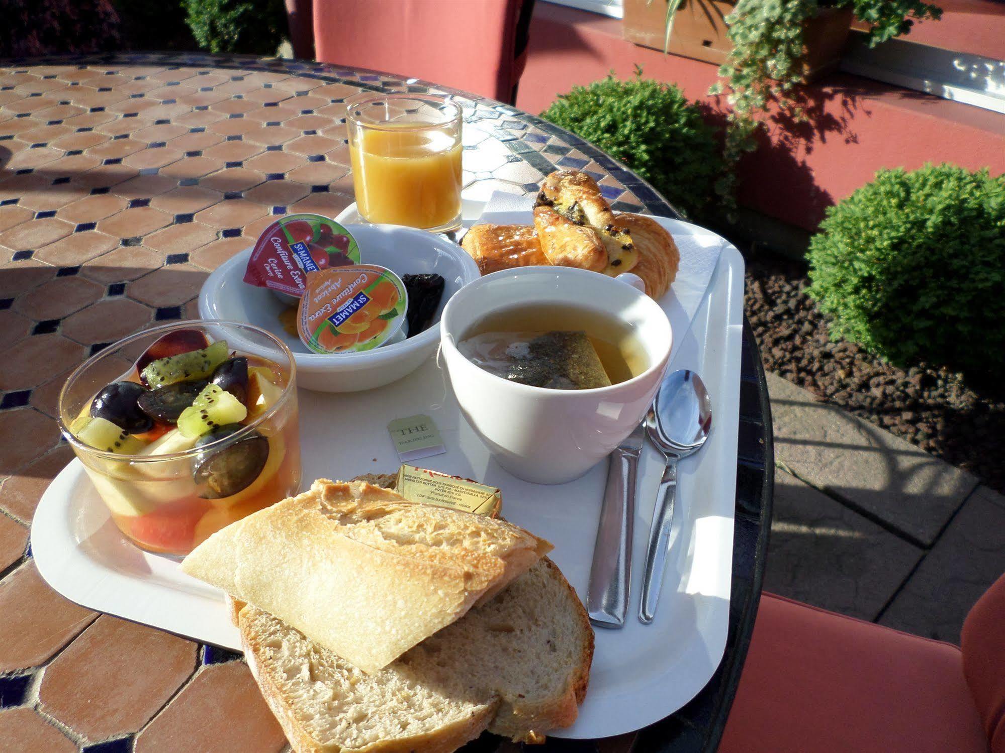 Logis Hotel Atrium Epinal Golbey Chavelot Экстерьер фото